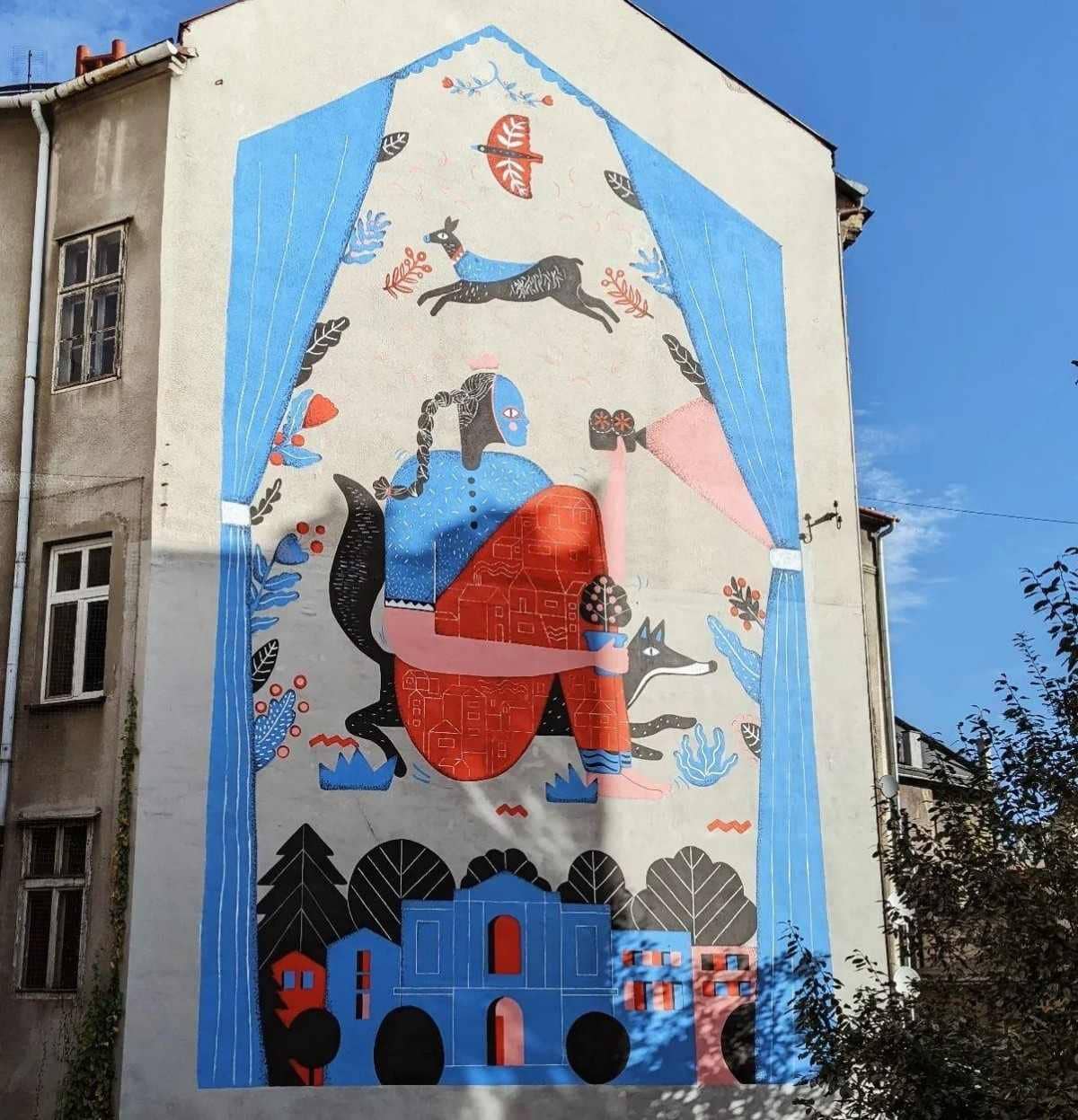 Nowy mural przy Teatrze Polskim!